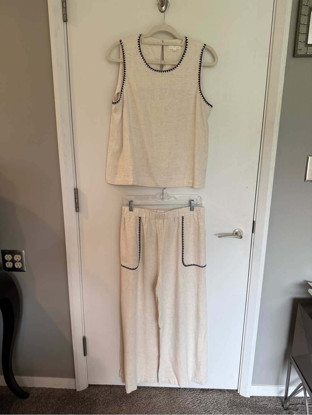 fun 2 fun Cream Two-Piece Wide-Leg Set with Black Trim